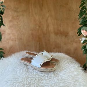 White Slide On Sandals, Marshall’s, Giulia Palai, size 8, NWT